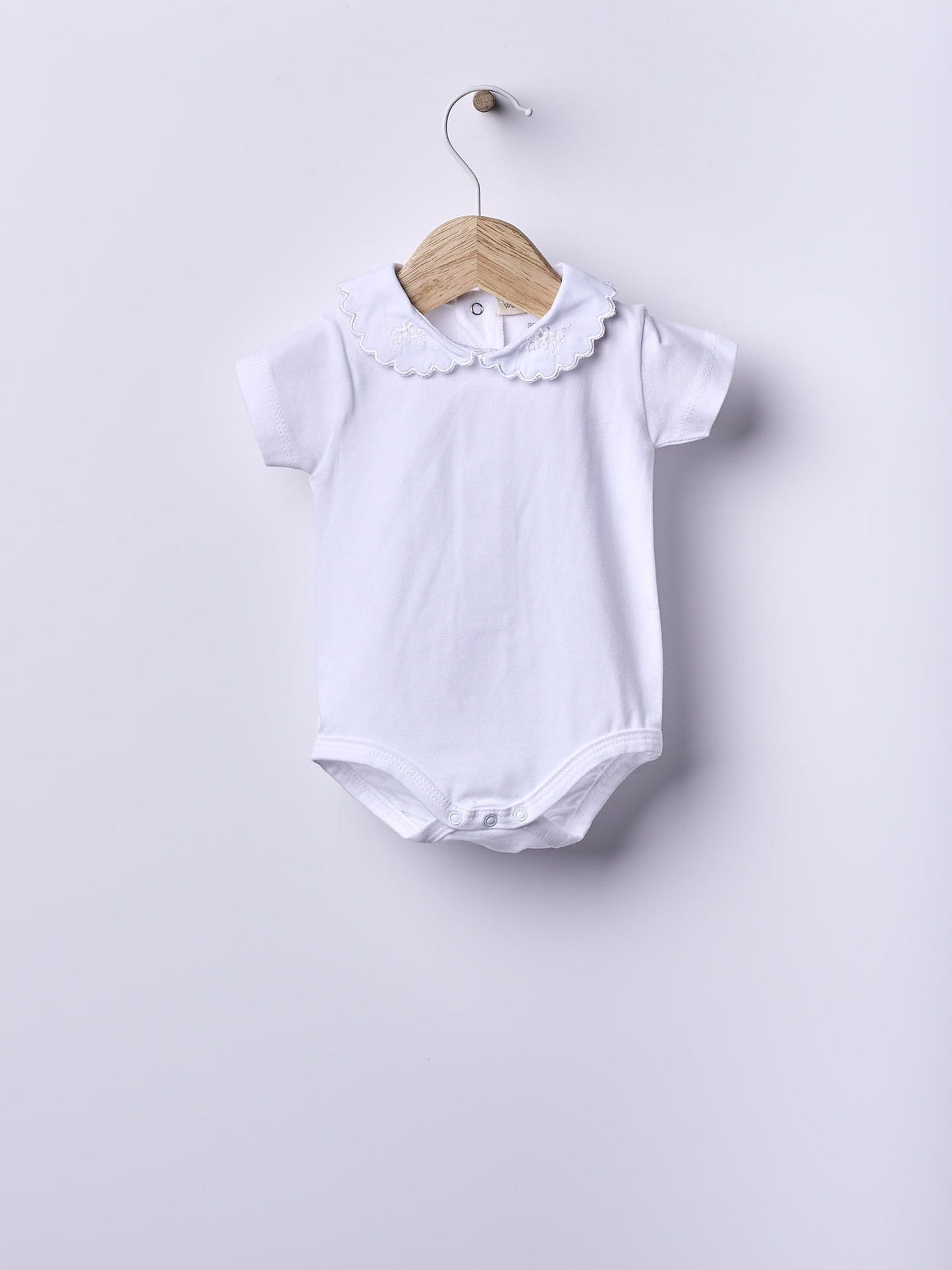 Short-sleeved round neck bodysuit