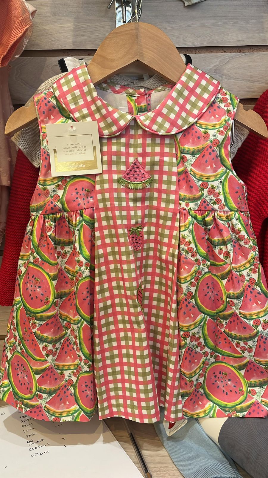 Vestido Melina con estampado de sandia y cuadros vichy rosas
