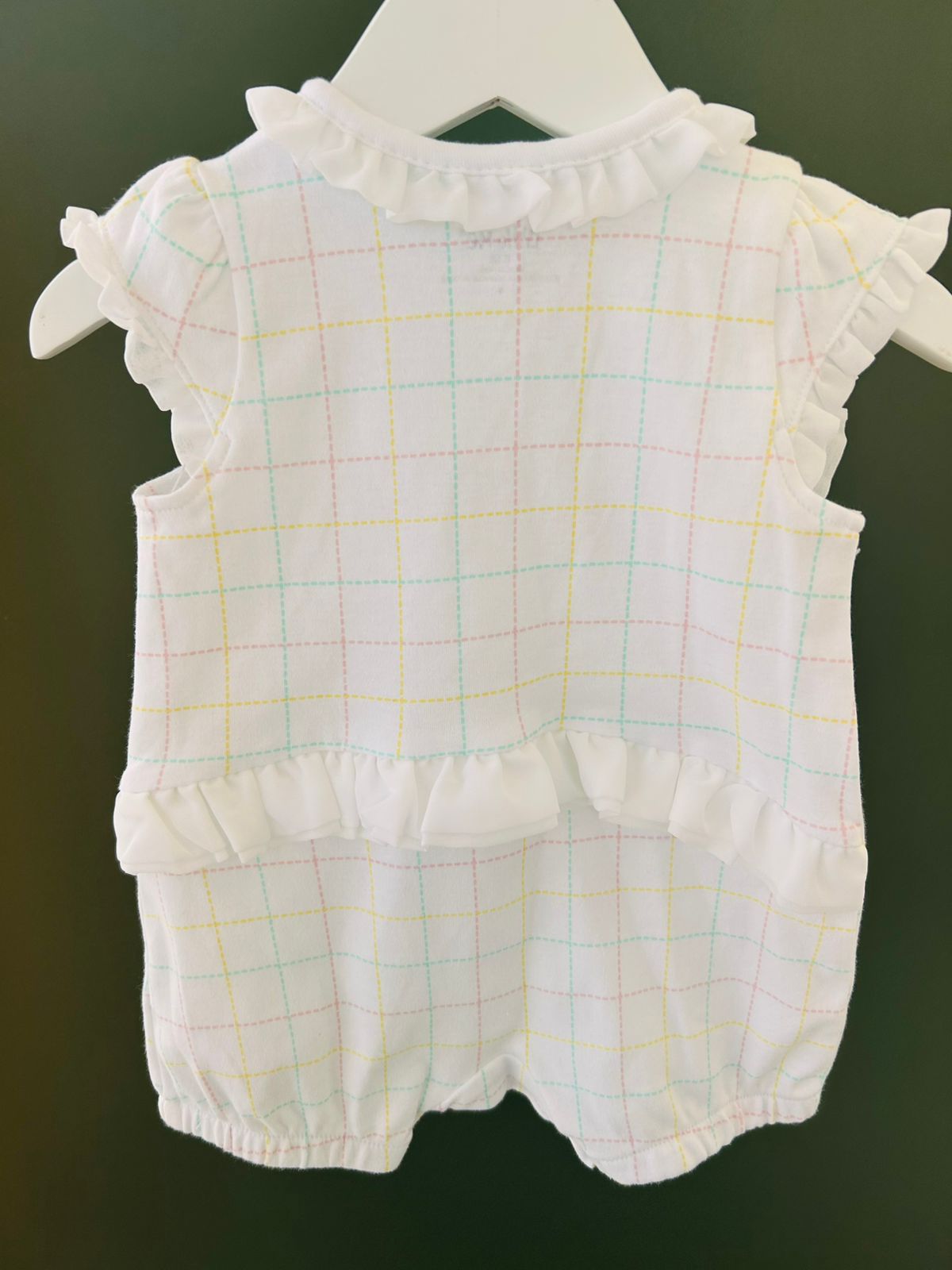 Romper embroidered strawberry design and snap closure